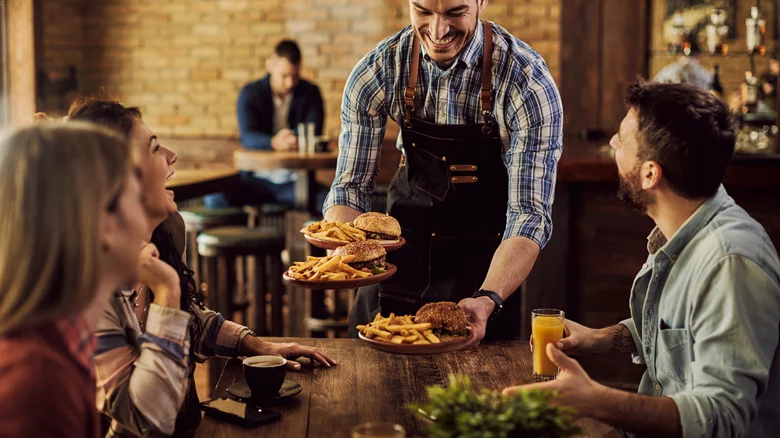 New Report Shows People Prefer A Pre-COVID Restaurant Experience